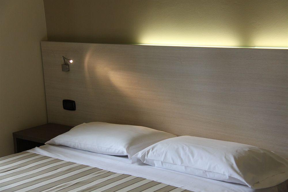 ורונה Hotel Gelmini מראה חיצוני תמונה