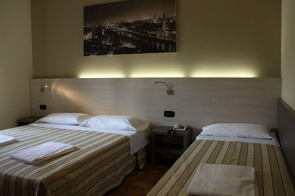 ורונה Hotel Gelmini מראה חיצוני תמונה