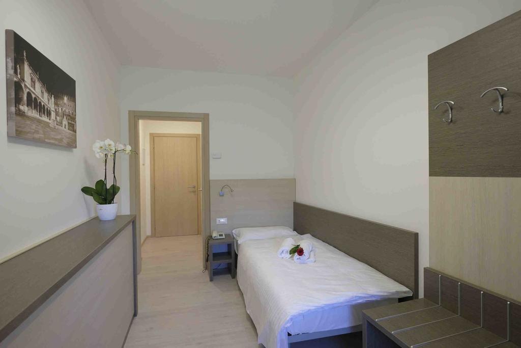 ורונה Hotel Gelmini מראה חיצוני תמונה
