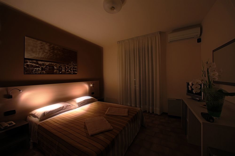 ורונה Hotel Gelmini מראה חיצוני תמונה
