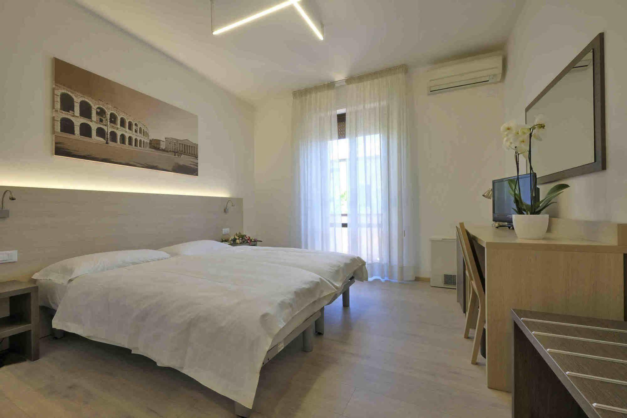 ורונה Hotel Gelmini מראה חיצוני תמונה