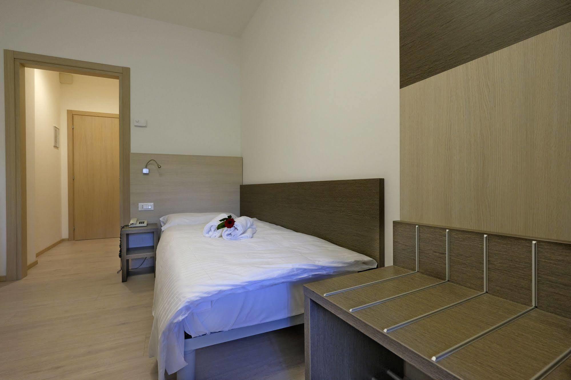 ורונה Hotel Gelmini מראה חיצוני תמונה