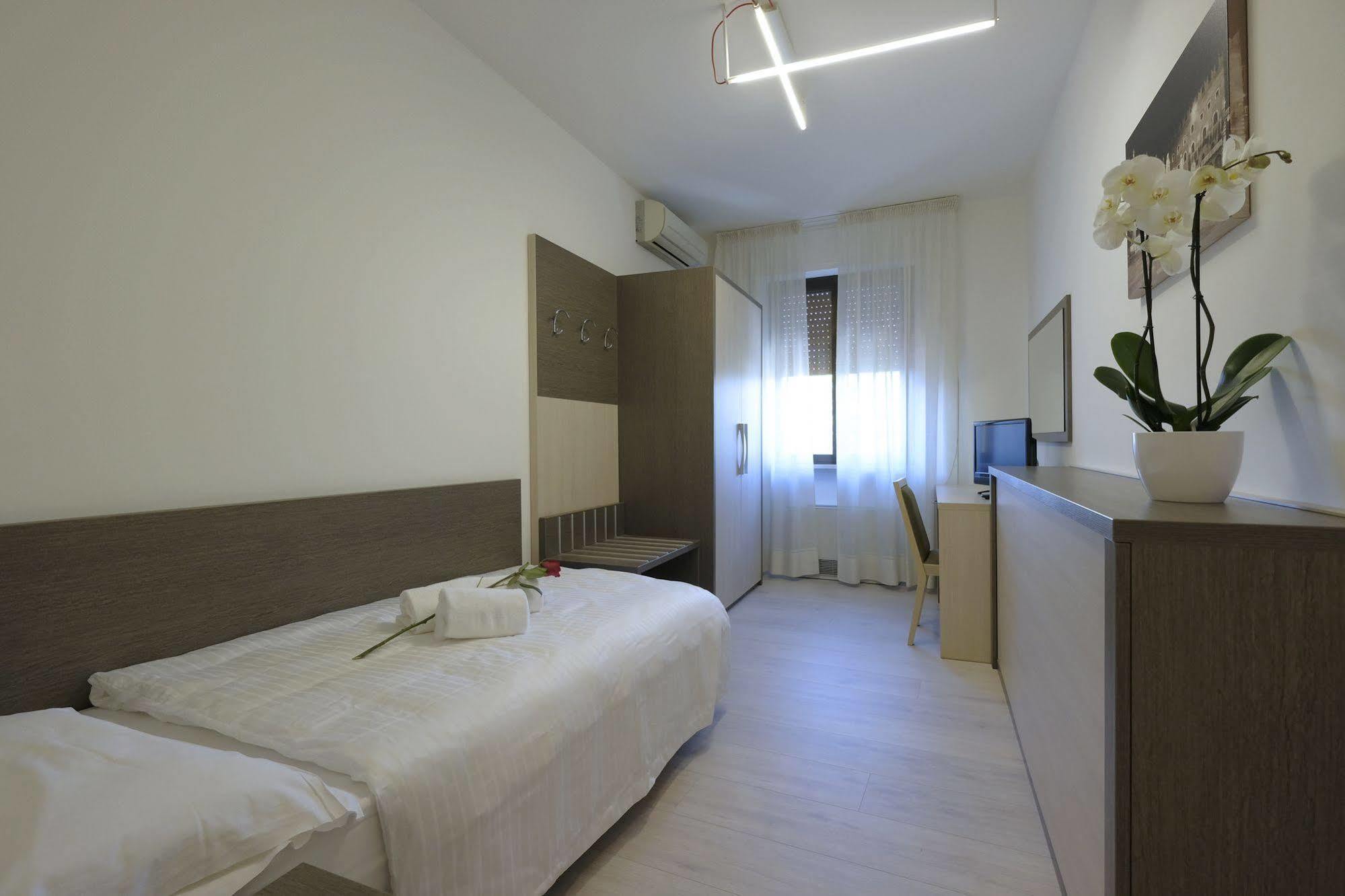 ורונה Hotel Gelmini מראה חיצוני תמונה